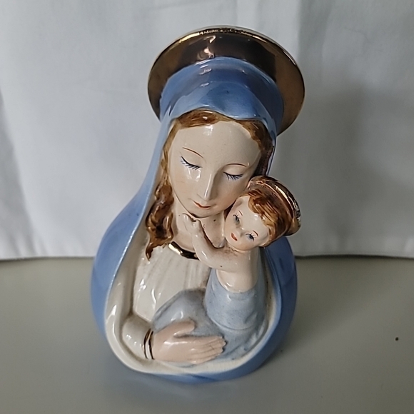 Vtg Madonna with Child Porcelain Planter 6.5" tall - Picture 2 of 10